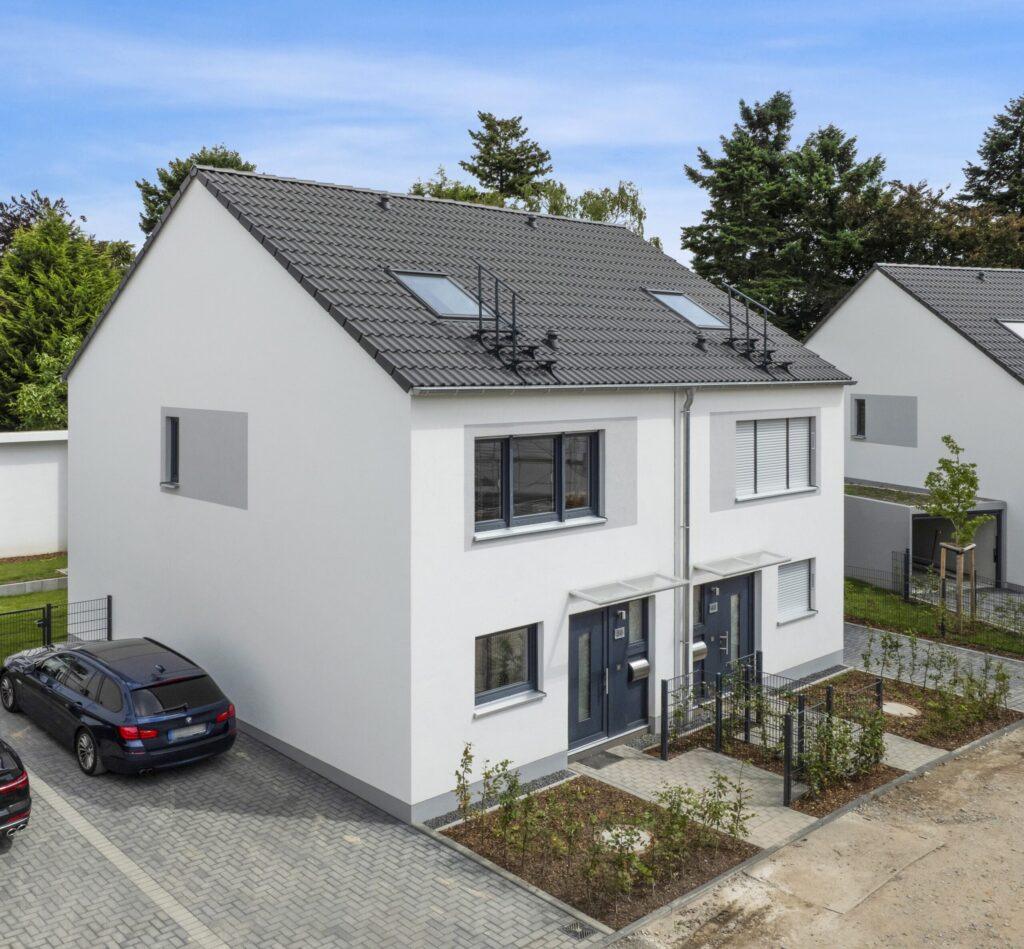 Energieeffizientes MoVida Doppelhaus im modernen Neubauprojekt mit Stellplatz und moderner Architektur zur Miete