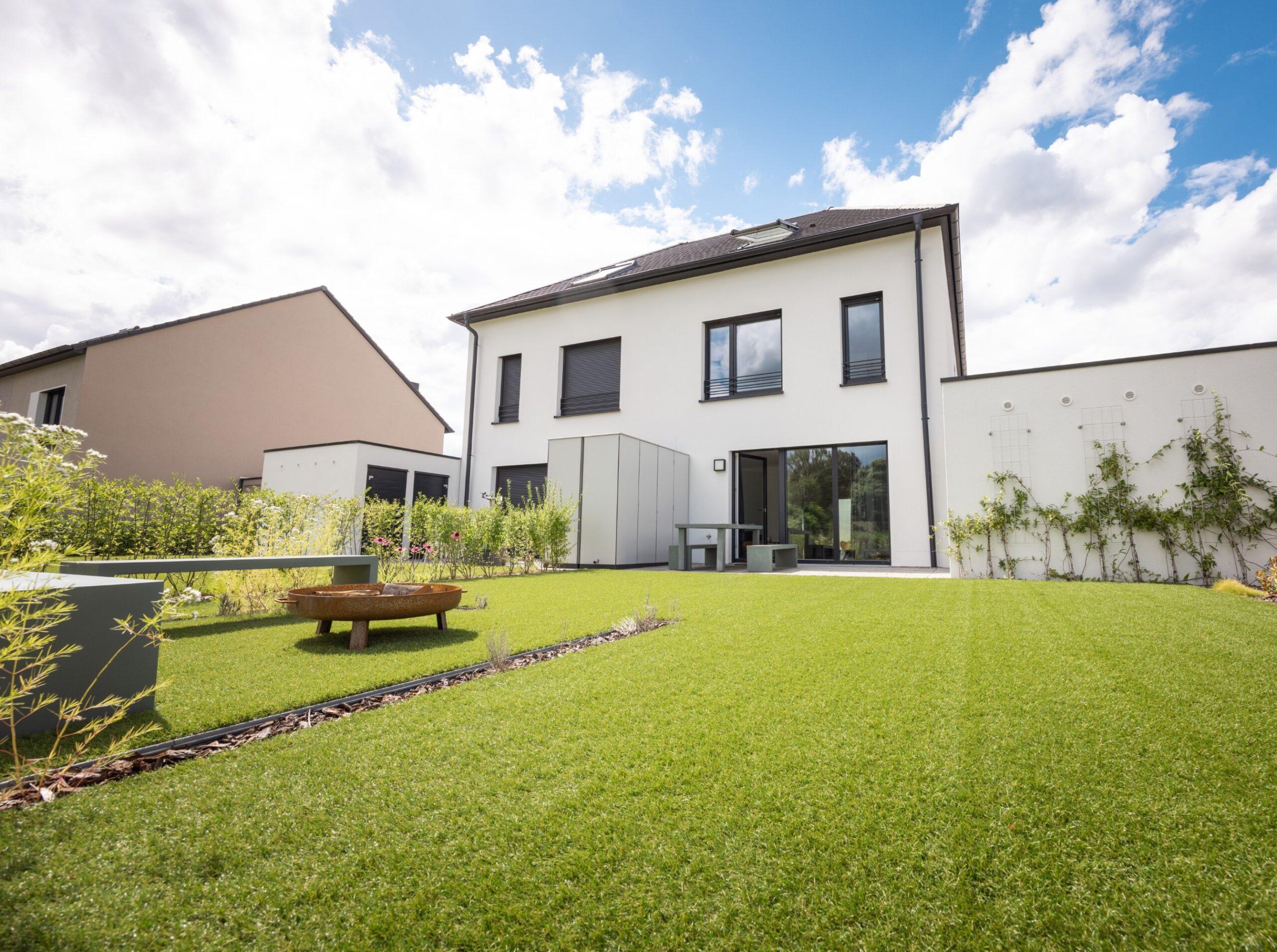 MoVida Haus zur Miete mit eigenem Garten, KfW-40 Energieeffizienz, moderner Luft-Wasser-Wärmepumpe und Photovoltaikanlage zur Miete