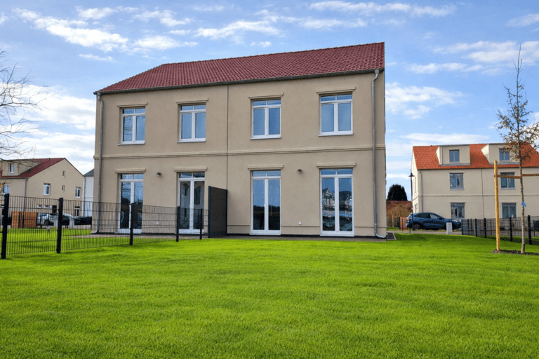 Modernes Doppelhaus im Neubauprojekt Movida Schönwalde mit 154 Quadratmetern Wohnfläche und Garten, zur Miete