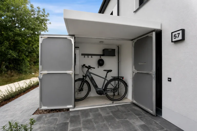 Vorgartenschrank mit E-Fahrrad Haus mieten