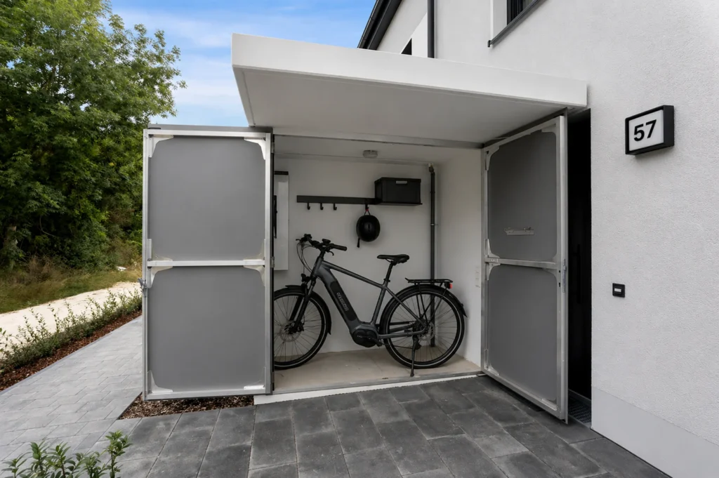 Vorgartenschrank mit E-Fahrrad Haus mieten